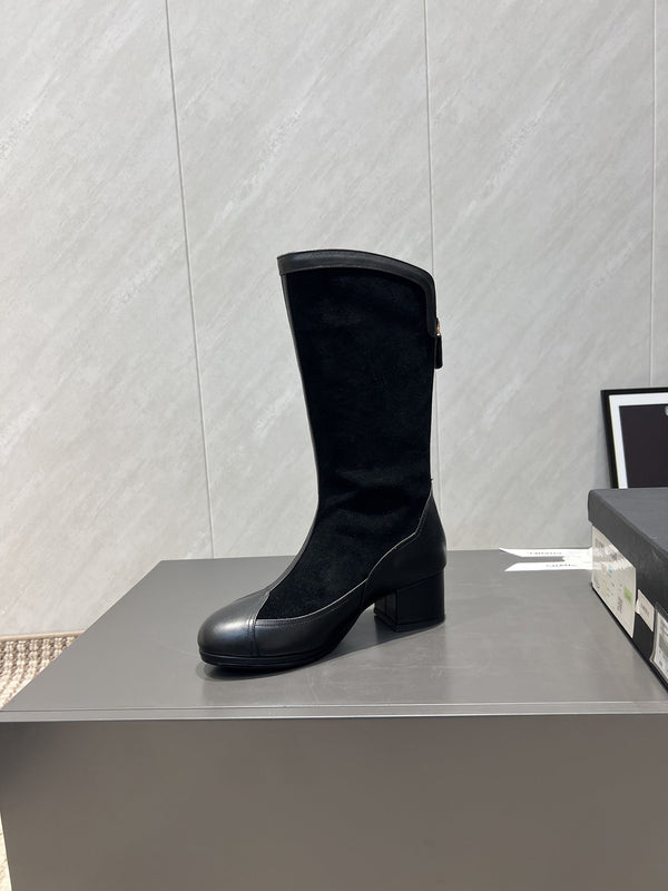 CC 25S Round Toe Mid-Heel Zippered High Boots in Black Cowhide and Suede 442489