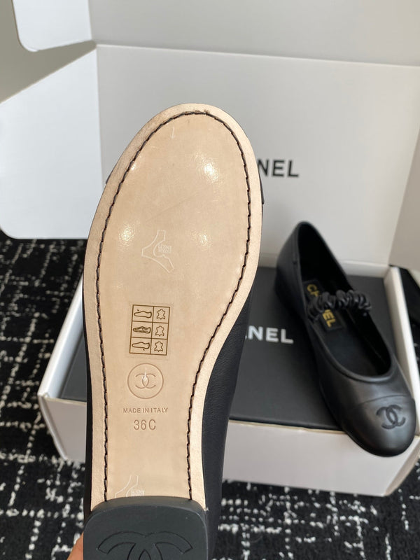 CC 25SS Embroidered Double C logo Mary Janes Black Sheepskin 473427