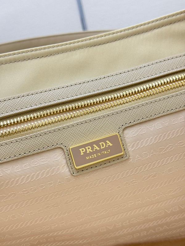 Pra Medium 1BG555 Tote Bag Apricot Nylon 267456