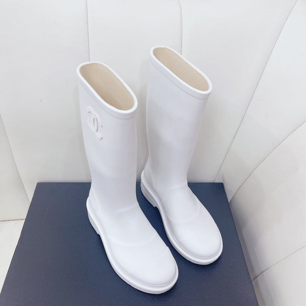 Chanel 26 Vintage Rain Boots White Sheepskin 476068
