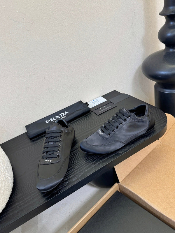 Prada Classic Retro Sneakers – Sport & Casual Style Black in Sheepskin Fabric 580381