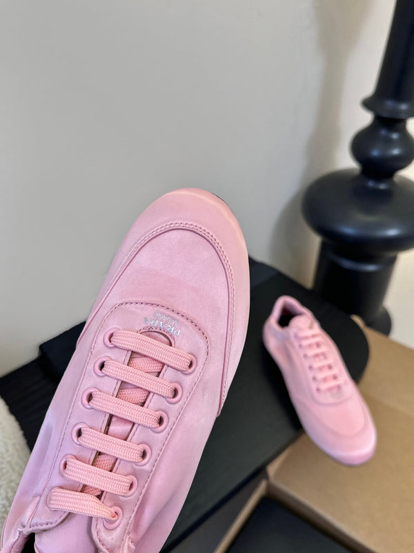 Prada Classic Retro Sneakers – Sport & Casual Style Pink in Sheepskin Fabric 580379