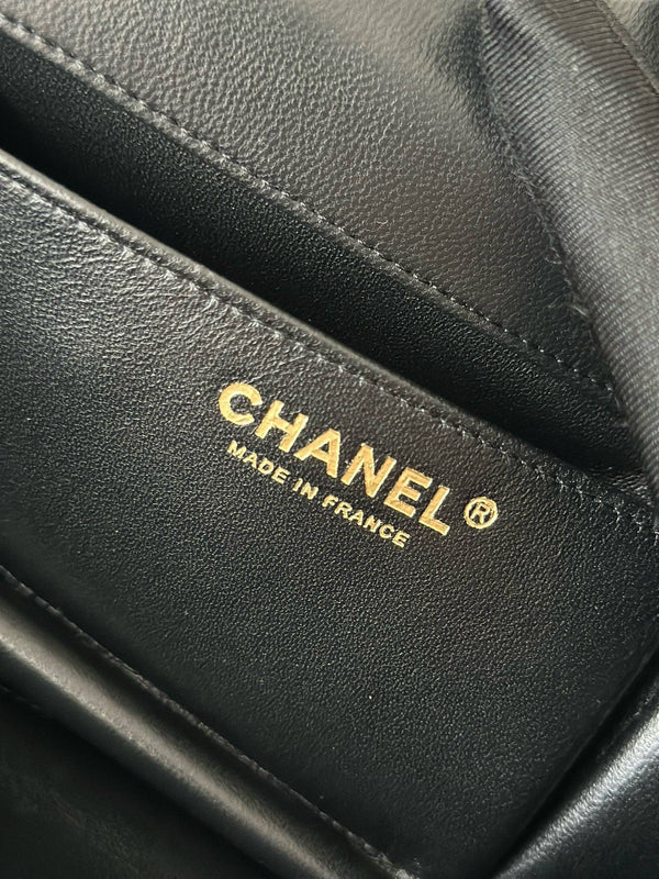 Chanel Vintage Crocodile-embossed Black Clutch Bag Cowhide 275840