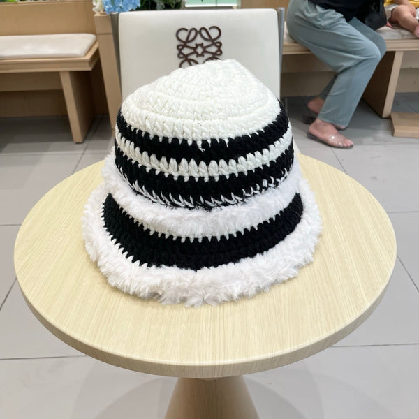 Moncler New Patchwork White Black Plush Bucket Hat 980317