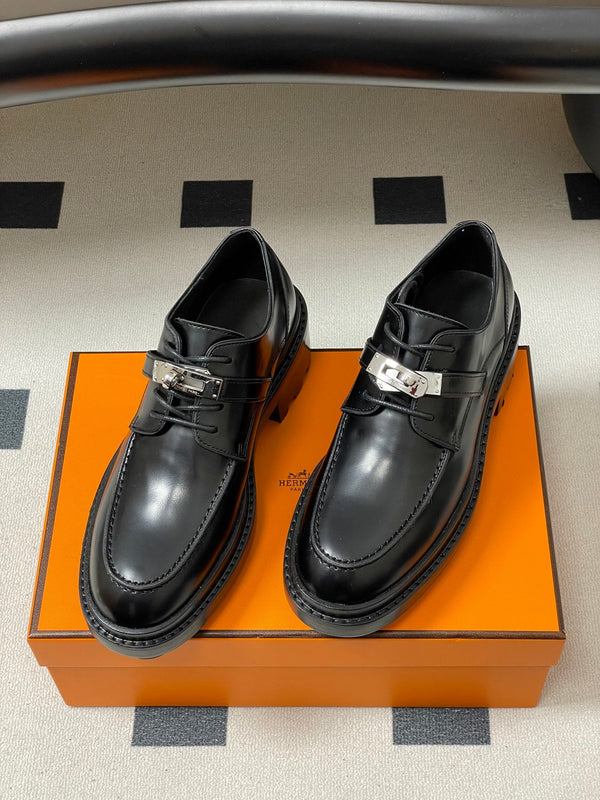 HM Kelly Buckle Classic Loafers Black in Cowhide 594335