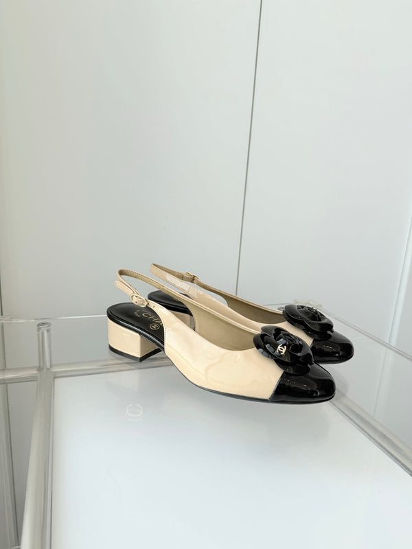 Chanel 26 Camellia High Heels 35 Beige Black in Patent Leather 597417