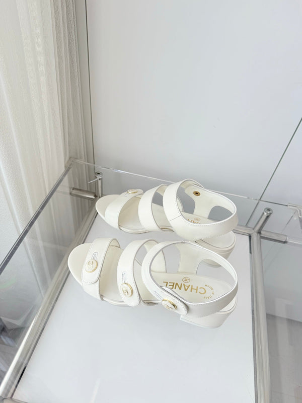 Chanel 26 Turnlock 40 White Sandal Heels in Lambskin 597402