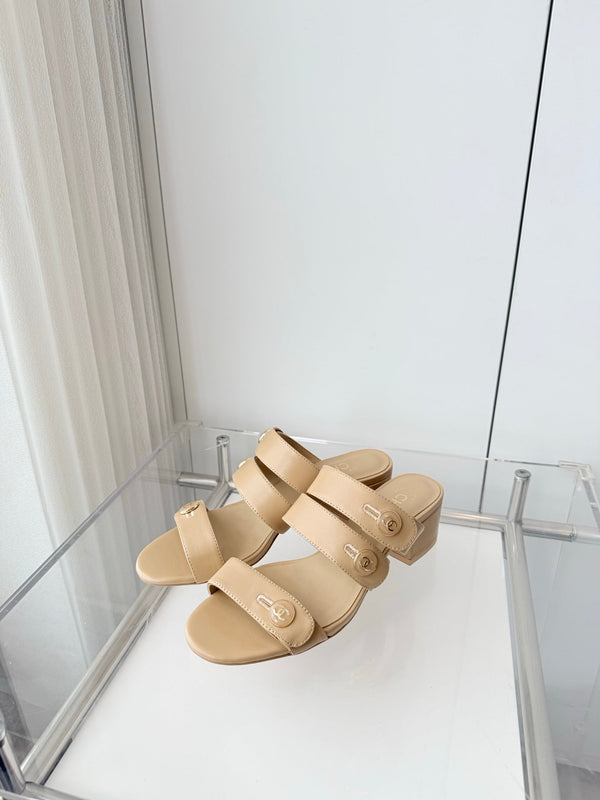 Chanel 26 Turnlock 40 Beige Sandal Mule in Lambskin 597398