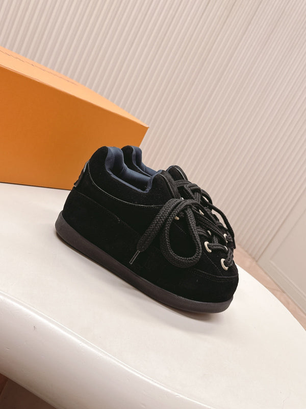LV x Nigo Collaboration Lace-up Yeti Sneakers Black in Suede 600796