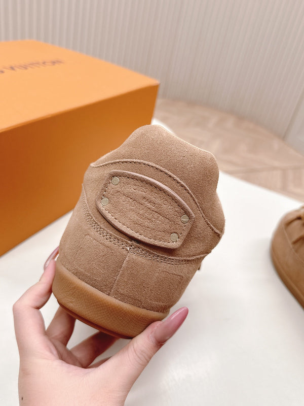 LV x Nigo Collaboration Lace-up Yeti Sneakers Light Brown in Suede 600798