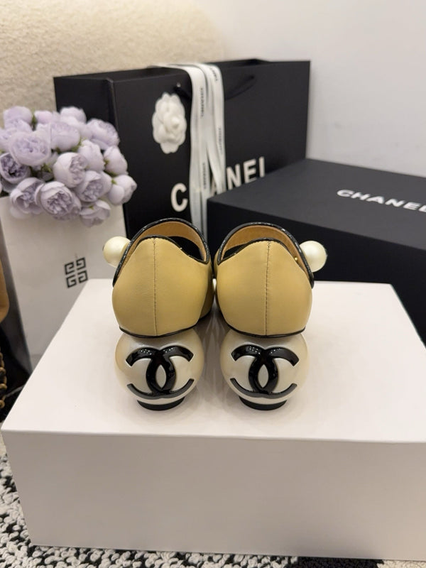 CC Pearl Heel with Rhinstone Clasp Mary Janes Beige Cowhide 602354