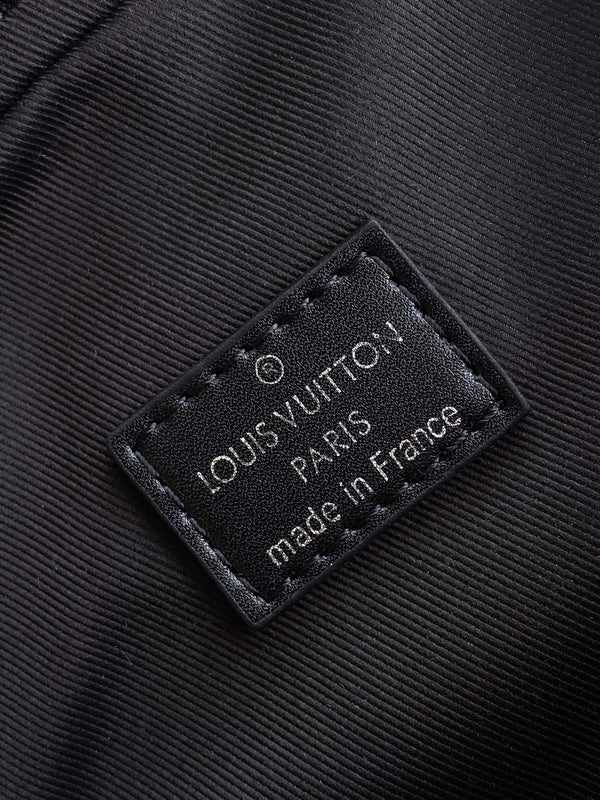 LV AVENUE Shoulder Bag 31 Black Monogram in Damier Graphite Canvas 278122