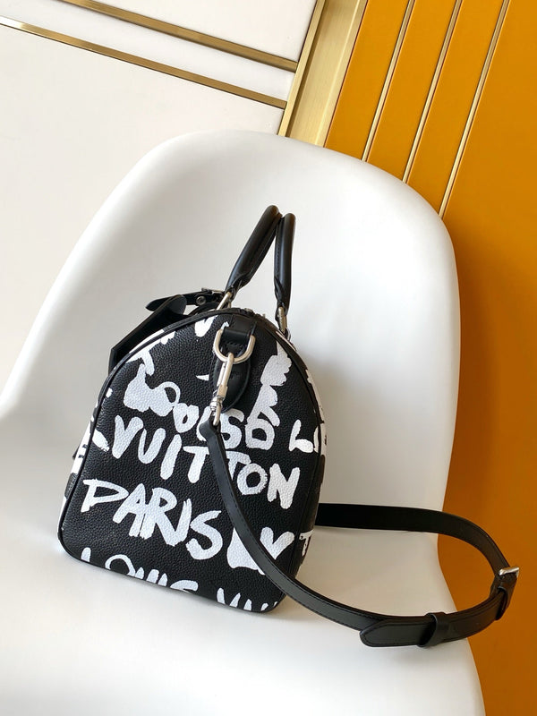 LV Speedy Bandoulière 30 Handbag Black in Monogram on Cowhide 278118