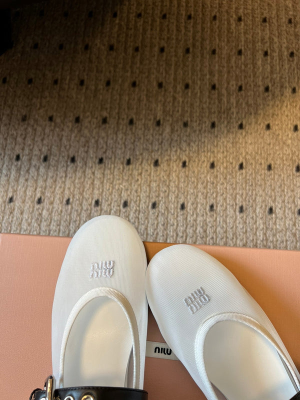 Miu Miu Women's Bow-Decorated Ballet Flats White in Mesh 614702