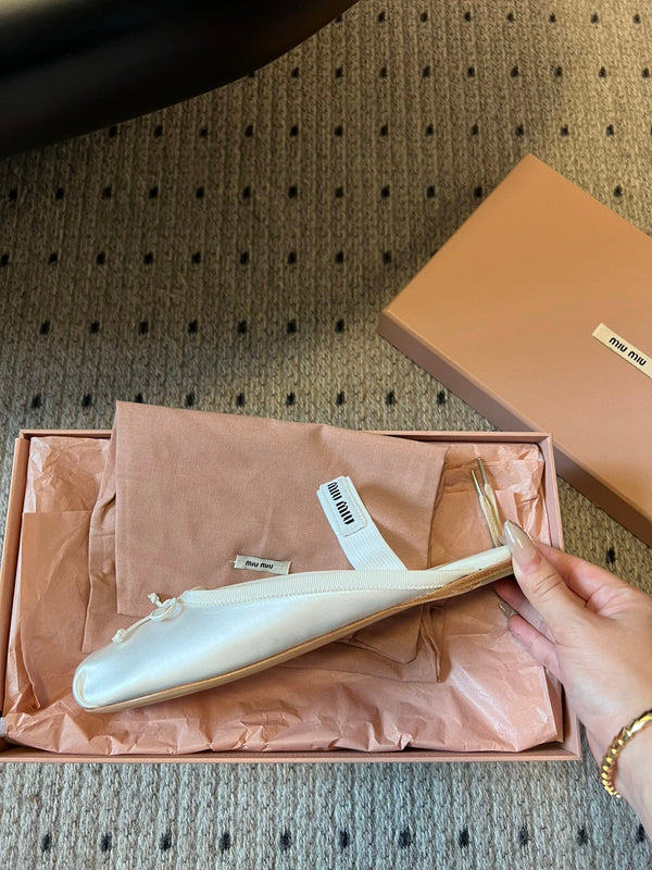 Miu Miu 26 Ballet Flats White in Silk 614470