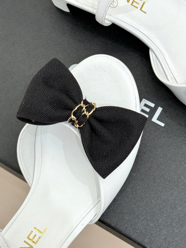 Chanel 26C Chain Bow Chunky Heel Sandals White Black in Cowhide 615990