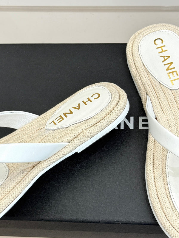 Chanel 26C Hemp Rope Sole Double C Flip-Flops White in Sheepskin 615959