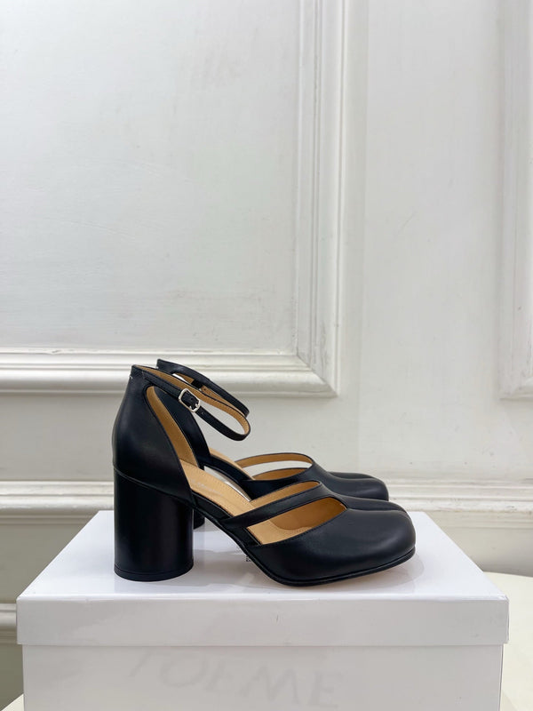 MM6 Tabi 26 Split-Toe Open-Heeled 75 Sandals Black in Cowhide 631902