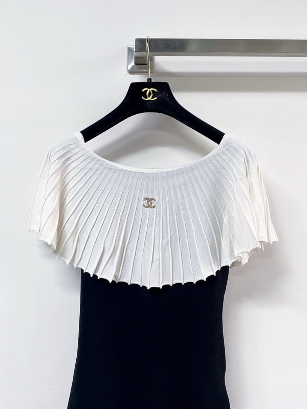 Chanel Two-Tone Vest Black White in Polyester 125433