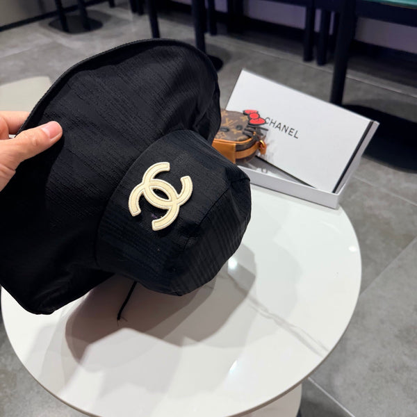 Chanel Wide-brimmed Bucket Hat Black in Cloth 192257