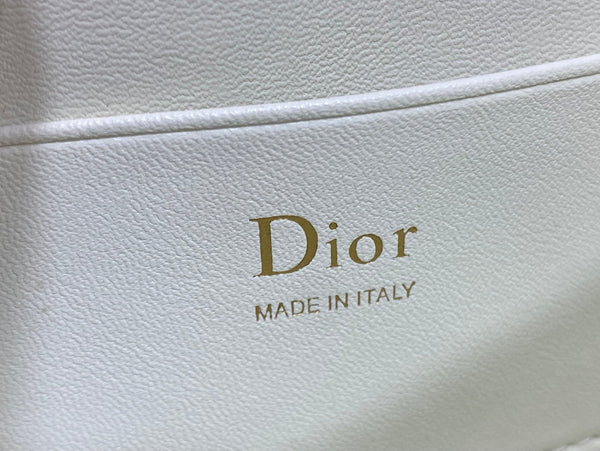 Dior 26 Bow Pearl Chain Clutch In Ivory Glossy Lambskin GHW