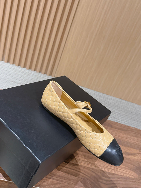 CC 26SS Quilted Mary Jane Beige Black in Calfskin 692541