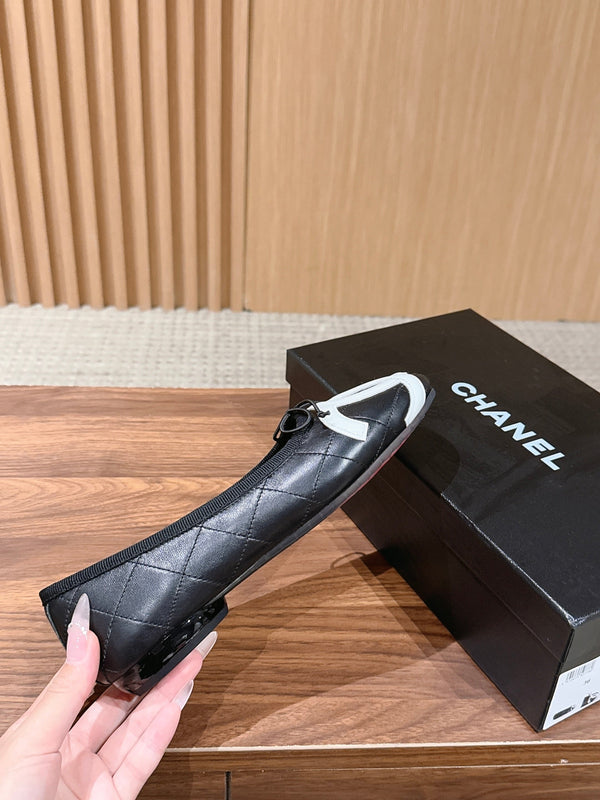 Chanel Vintage Cambon Ballet Flats Black White in Lambskin 692528