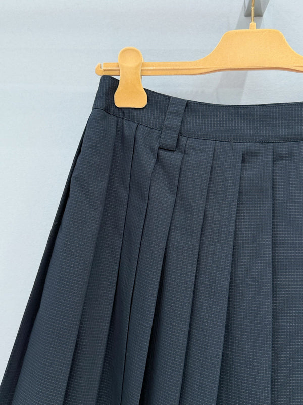 Miu Miu 26 Pleated Midi Skirt Black in Cotton 253546