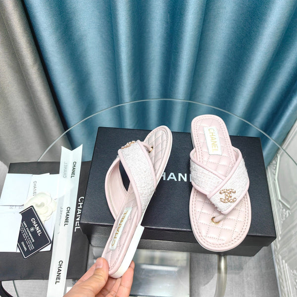 Chanel 26P Flip-Flops Light Pink in Woven 712317