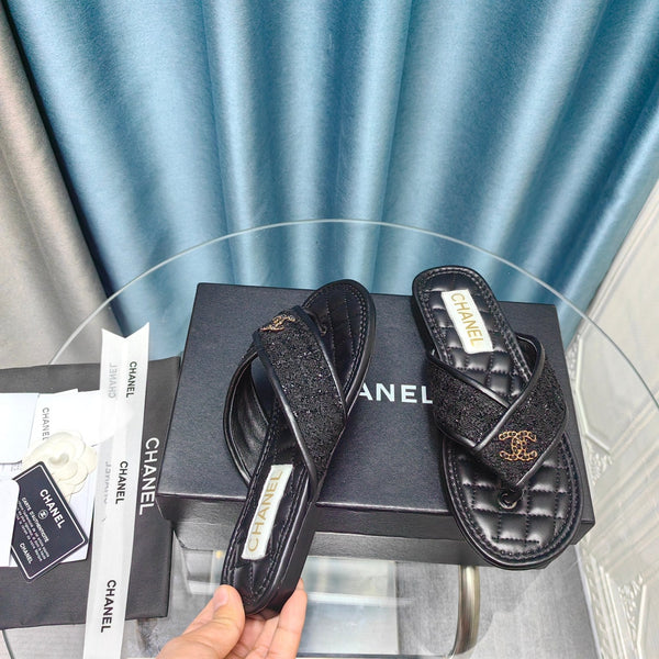 Chanel 26P Flip-Flops Black in Woven 712310