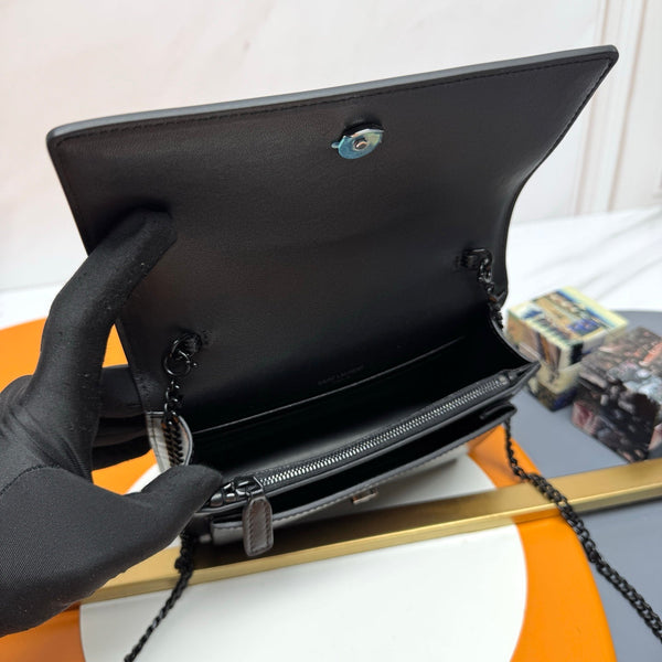 YSL Sunset Bag 19cm Black with Black hardware in Leather 285689
