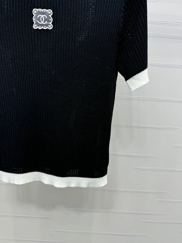Chanel Short-Sleeve T-Shirt Black in Wool 373088
