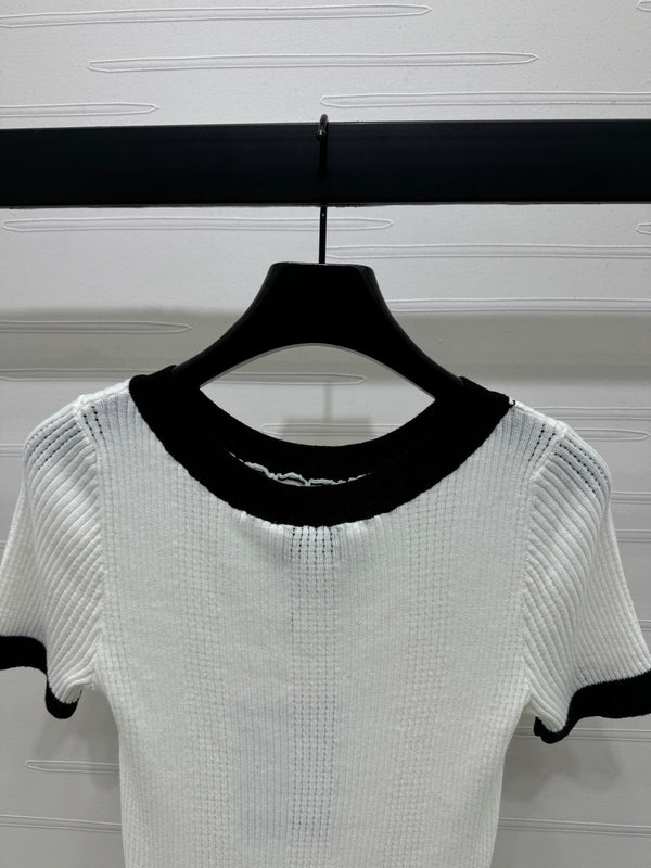 Chanel Short-Sleeve T-Shirt White in Wool 373087