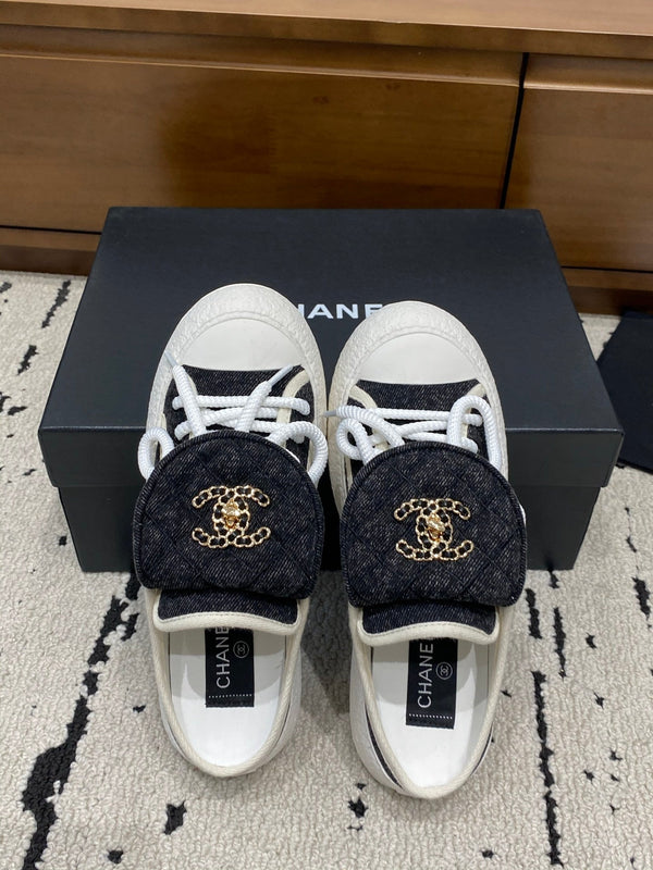Chanel 26 Mules Casual Black White in Fabric 729327