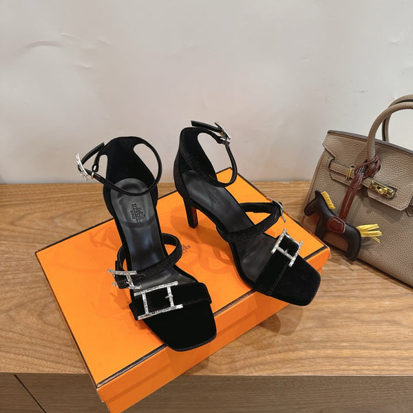 HM Liv Sandal 10.5 Black in Velvet 744072