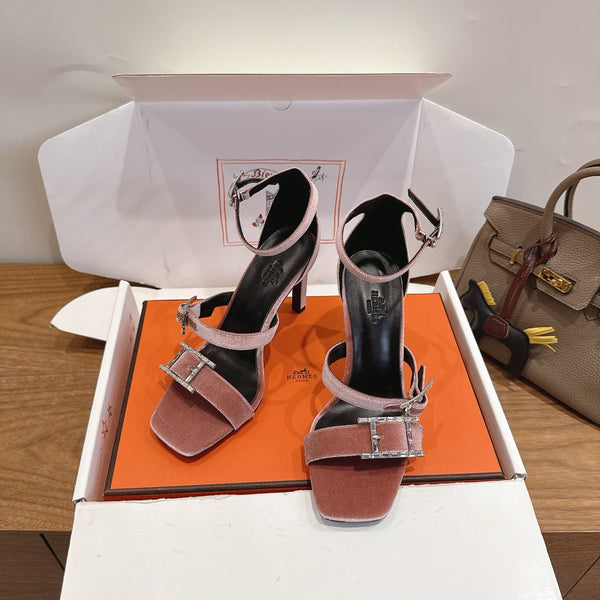 HM Liv Sandal 10.5 Brown in Velvet 744073