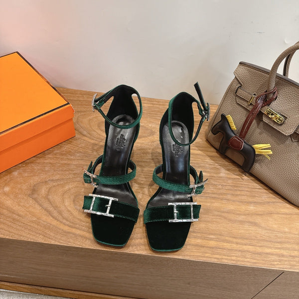 HM Liv Sandal 10.5 Dark Green in Velvet 744074