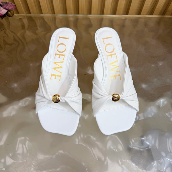 Loew Pebble Soft Sandal 55 White in Sheepskin 749418