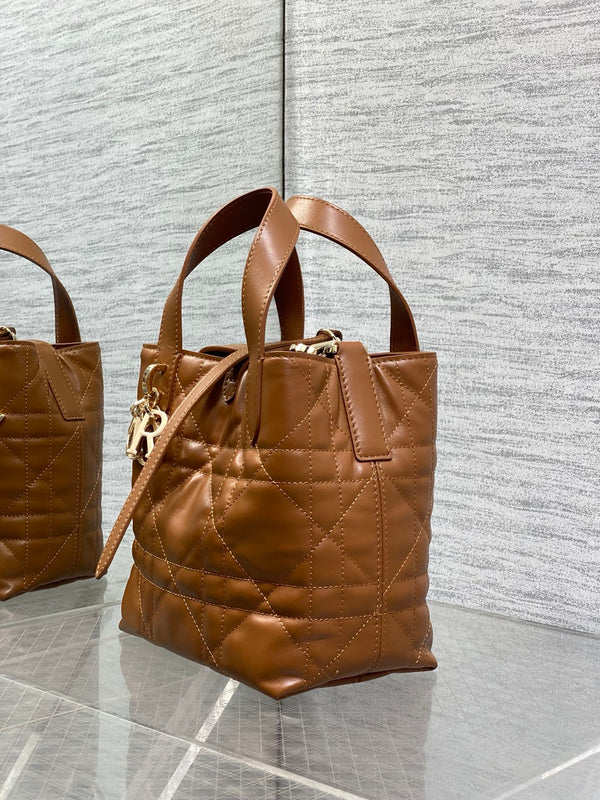 CD Toujours Vertical 18cm Brown in Cowhide 286402