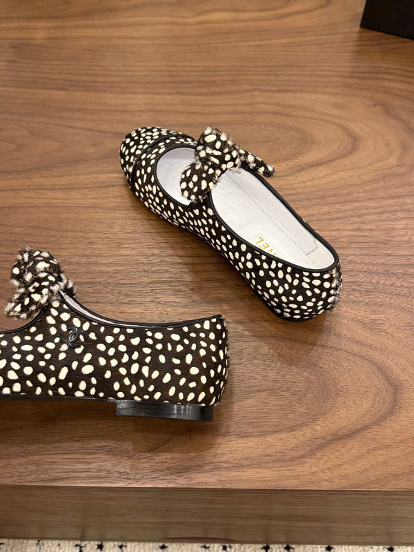 CC 26 Polka Dot Mary Janes Black White in Horsehair 756091