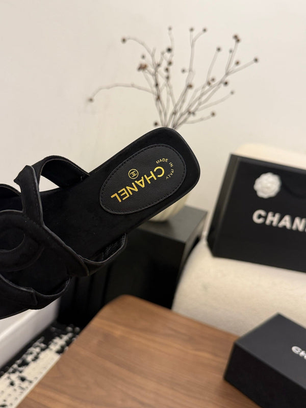 CC 26 Sandal Black in Velvet 748533