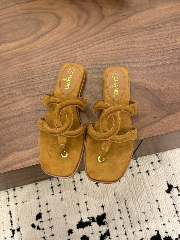 CC 26 Sandal Brown in Velvet 748532