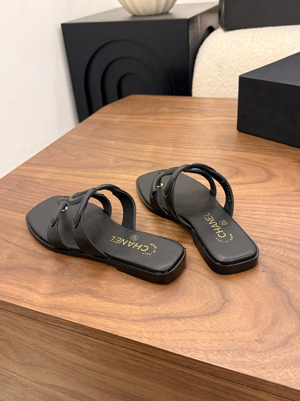 CC 26 Sandal Black in Cowhide 748531