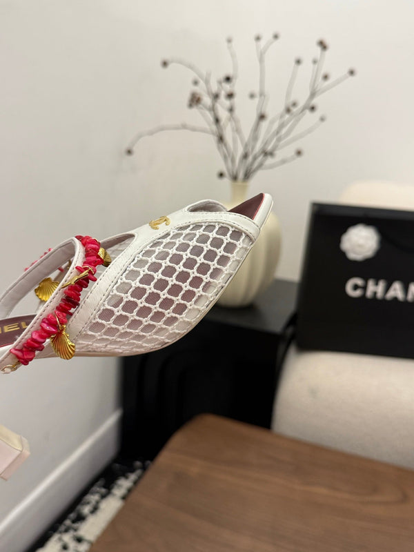 CC 26 Coco Beach Mules 80mm White in Mesh 757987