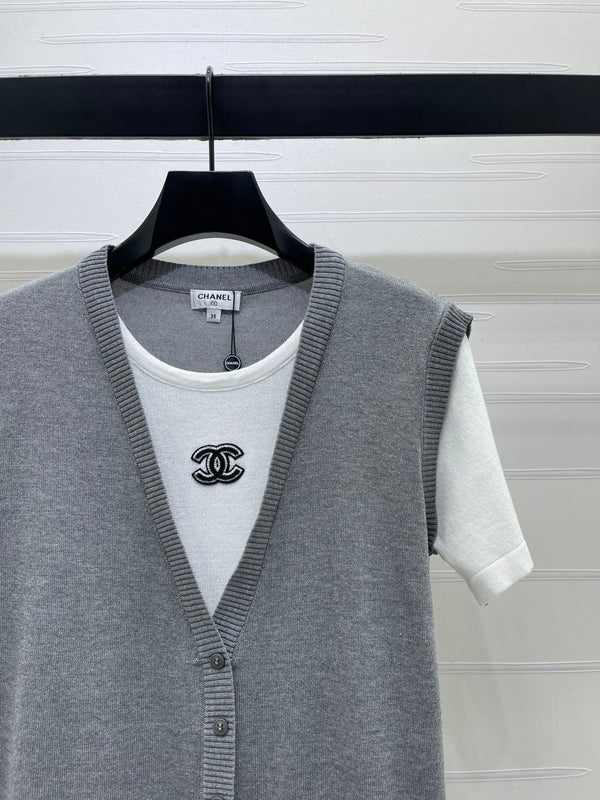 CC 26 Color-blocked Faux Two-piece Knit Short-Sleeved Top in Tencel