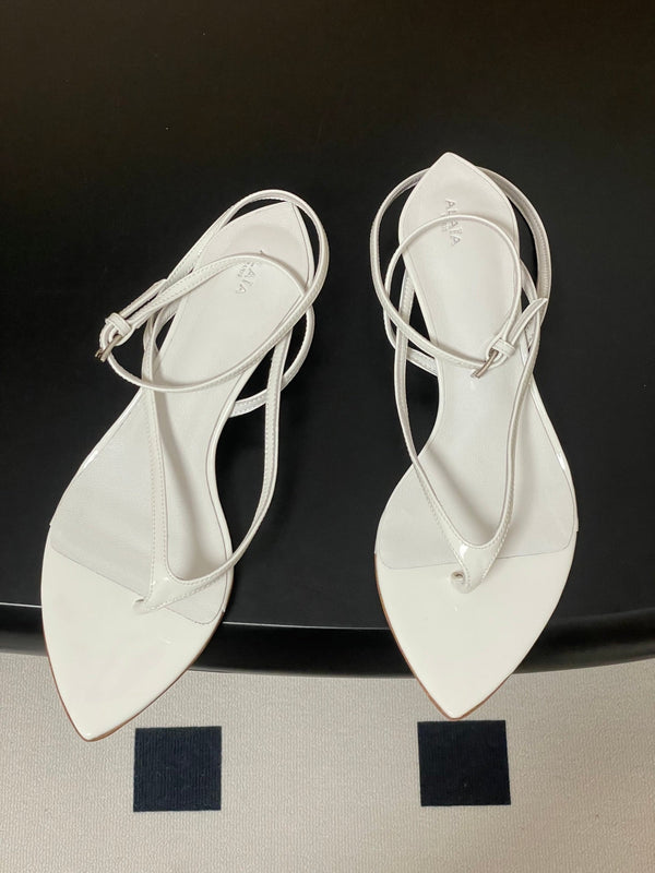 Alaia Thong Sandals White 3cm Patent Leather 835287