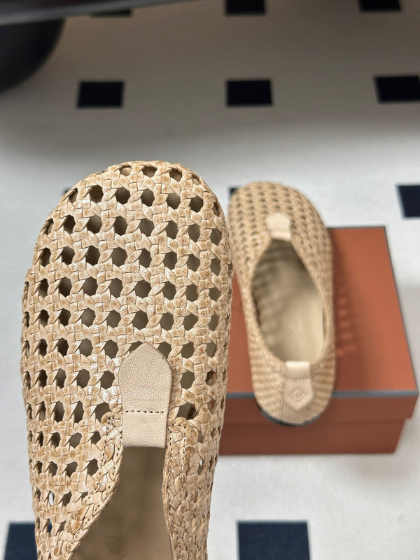 LP 26s Floaty Flats Light Begie Handwoven Cowhide Leather 235280