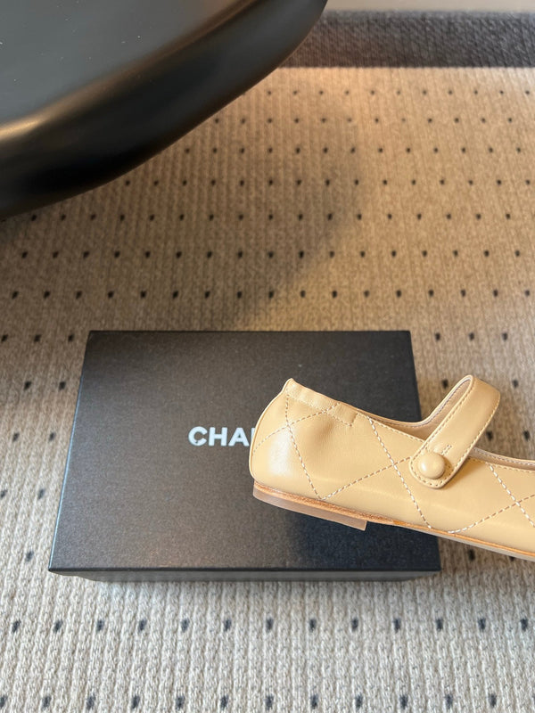CC 26s Coco Beach Mary Jane Flats Begie Cowhide