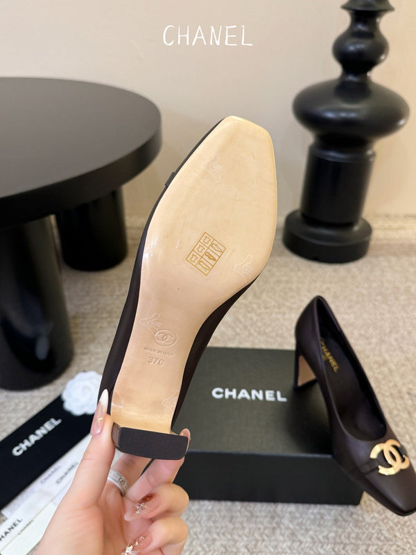 CC 26ss Logo Square-Toe Pumps Dark Brown Lambskin 835684