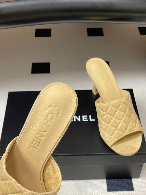CC Quilted Heeled Sandal 8cm Begie Suede 834713